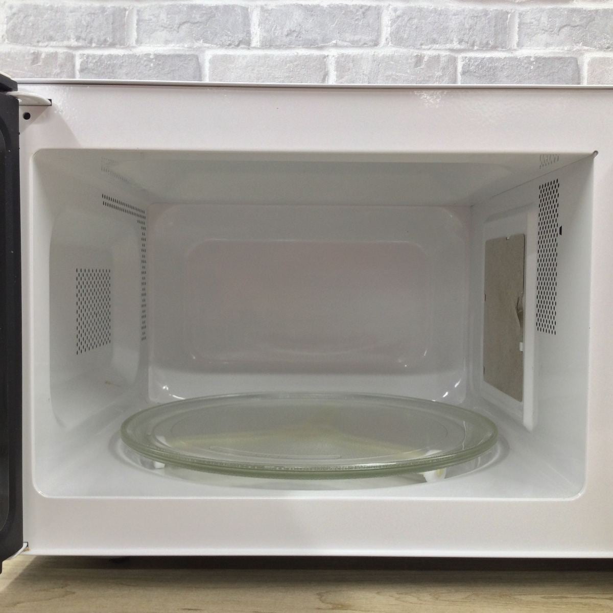シャープ 電子レンジ 700W 20L50hz専用 RE-T3-W5 2018年製