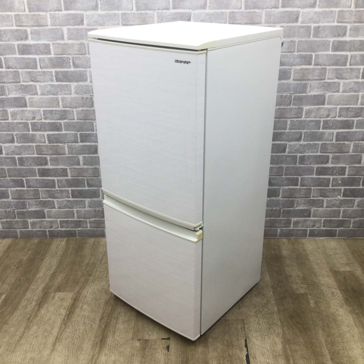 シャープ 冷蔵庫 2ドア 137L どっちもドア SJ-D14F-W 2020年製