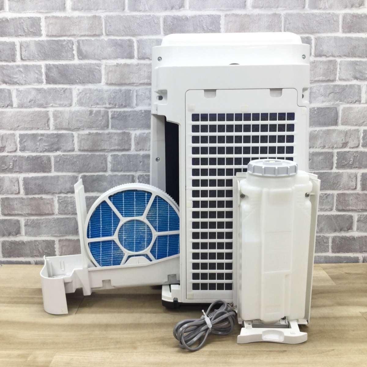 シャープ 加湿空気清浄機 23畳 KC-R50-W 2024年製 | リユース家電Happy