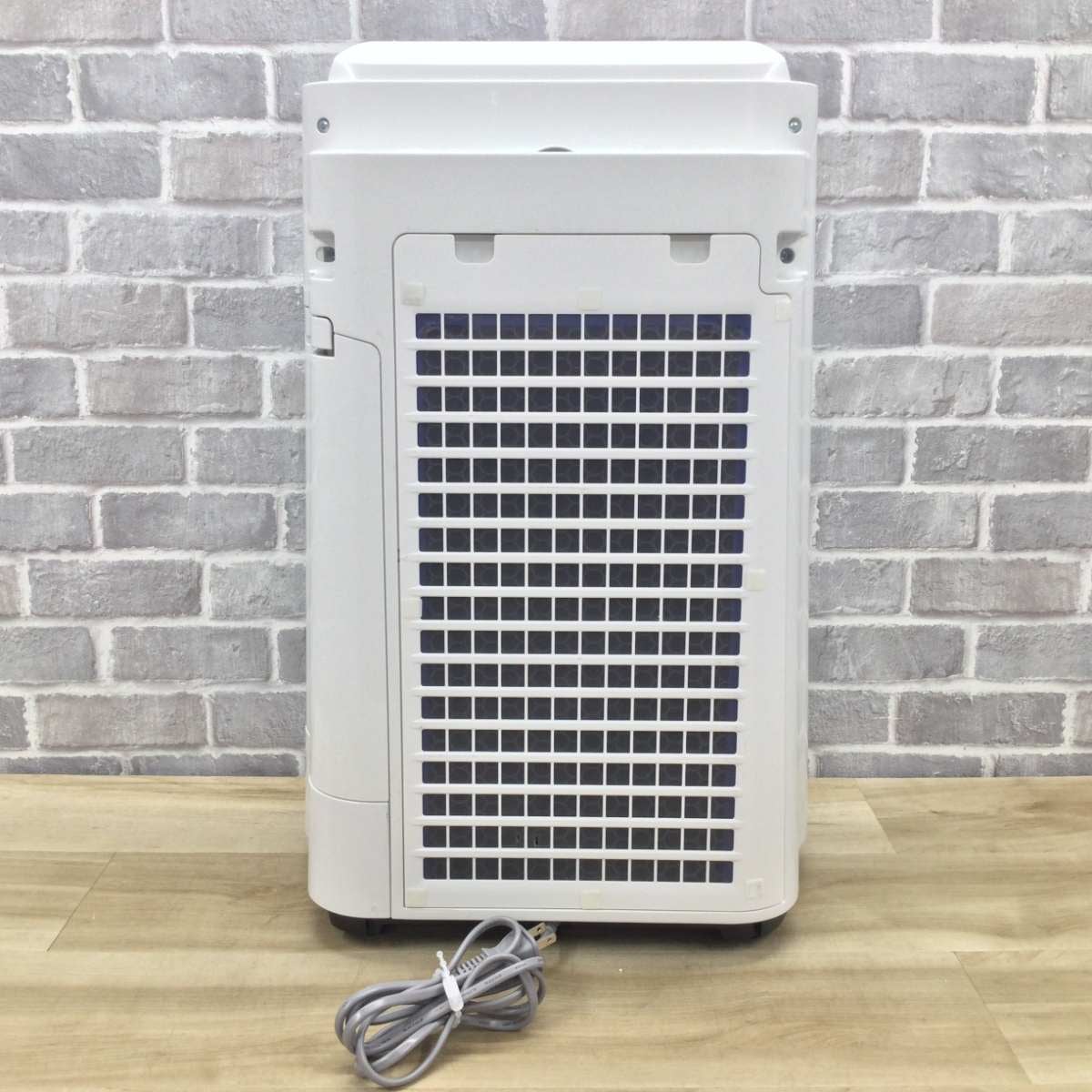 シャープ 加湿空気清浄機 23畳 KC-R50-W 2024年製 | リユース家電Happy