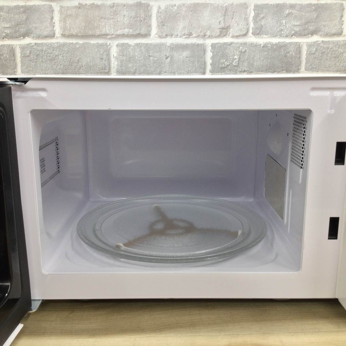 ハイアール 電子レンジ 700W 17L 50hz専用 JM-17J-50 2023年製