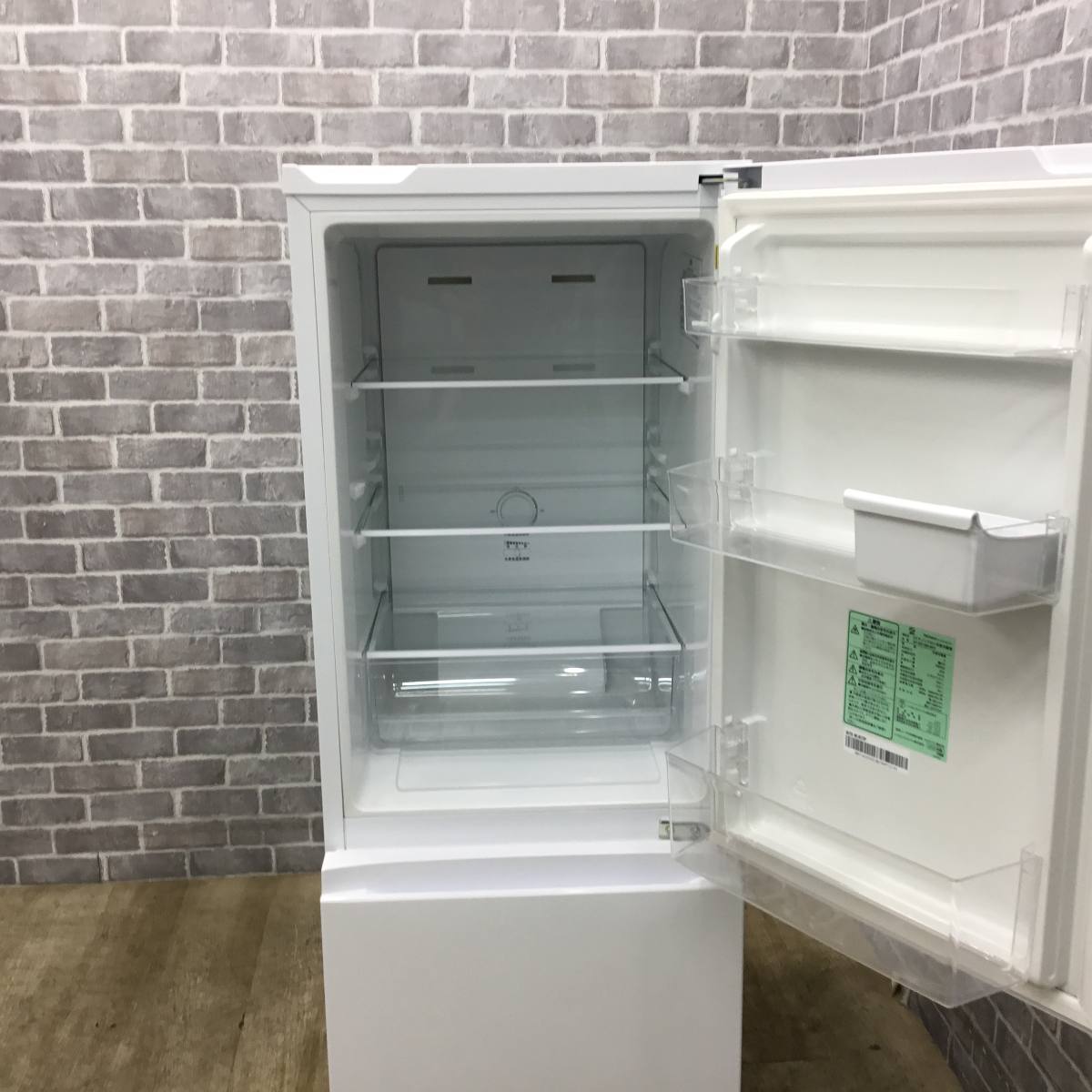 タグレーベル バイ アマダナ 冷蔵庫 2ドア 162L 右開き AT-RF160-WH