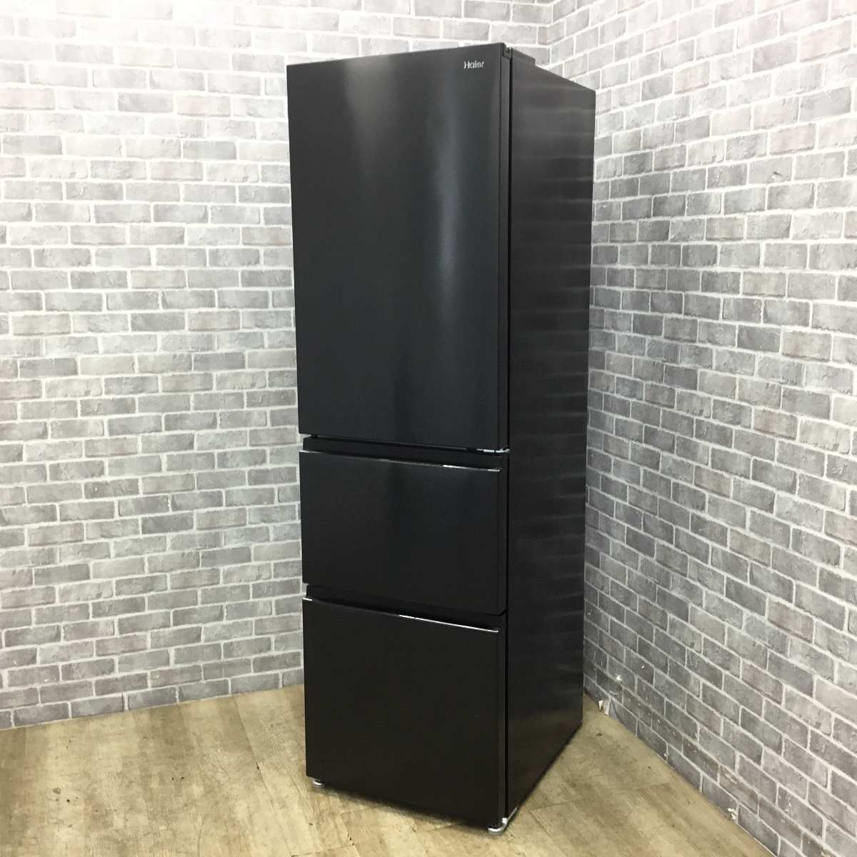 ハイアール 冷蔵庫 3ドア 335L 右開き JR-CV34B(K) 2023年製