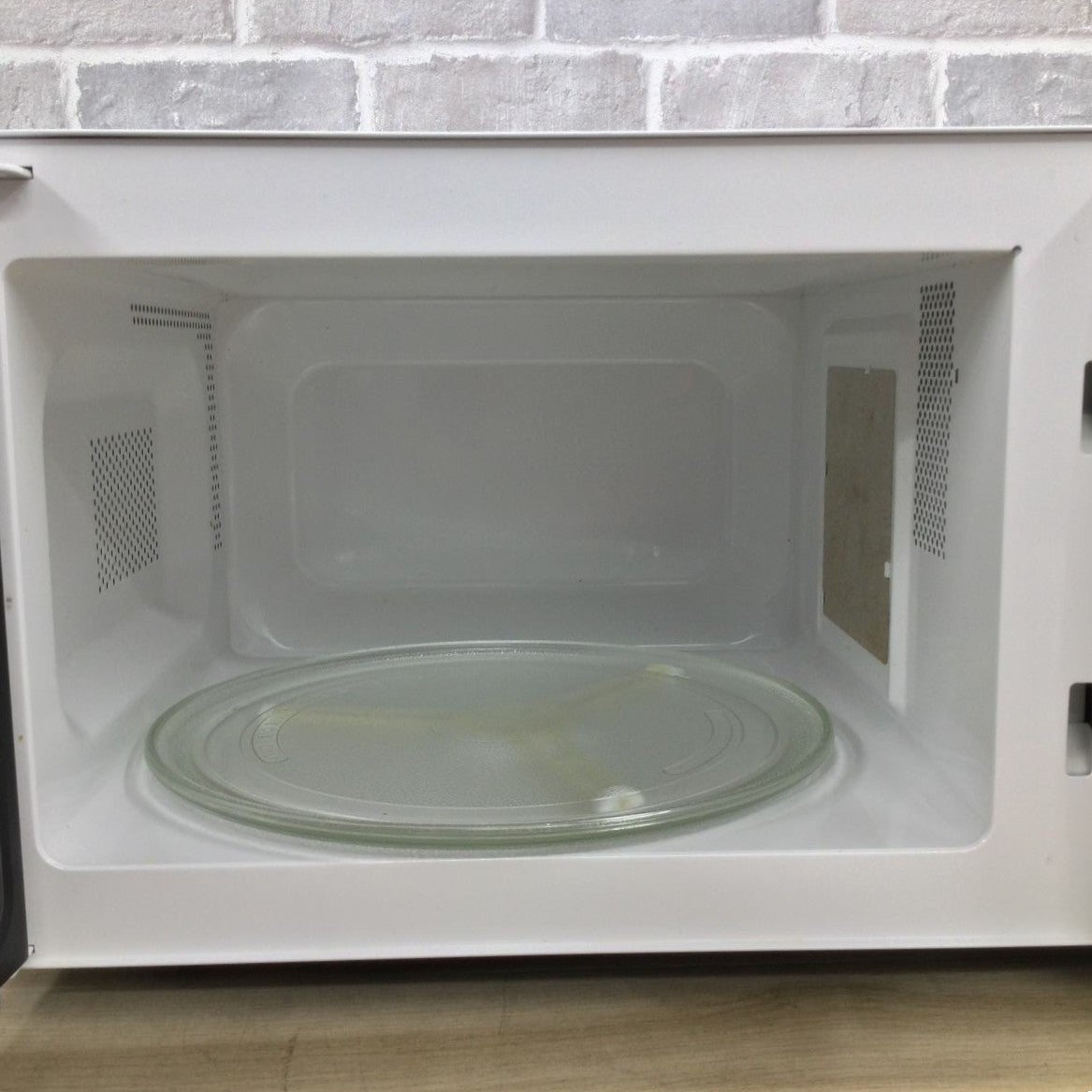 シャープ 電子レンジ 700W 20L 50hz RE-T3-W5-W 2018年製 | リユース