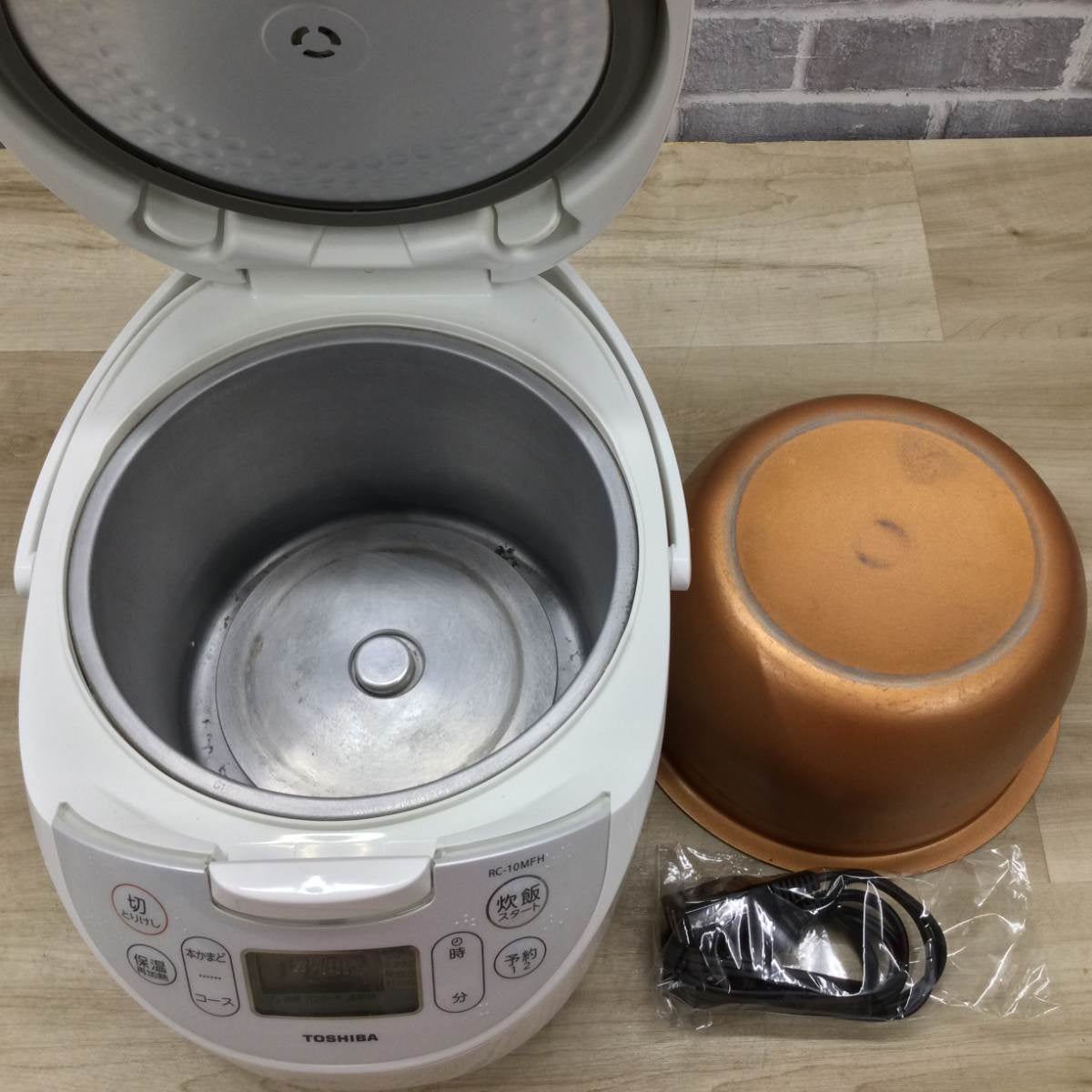 東芝 炊飯器 マイコン式 5.5合炊き RC-10MFH 2018年製 | リユース家電Happy
