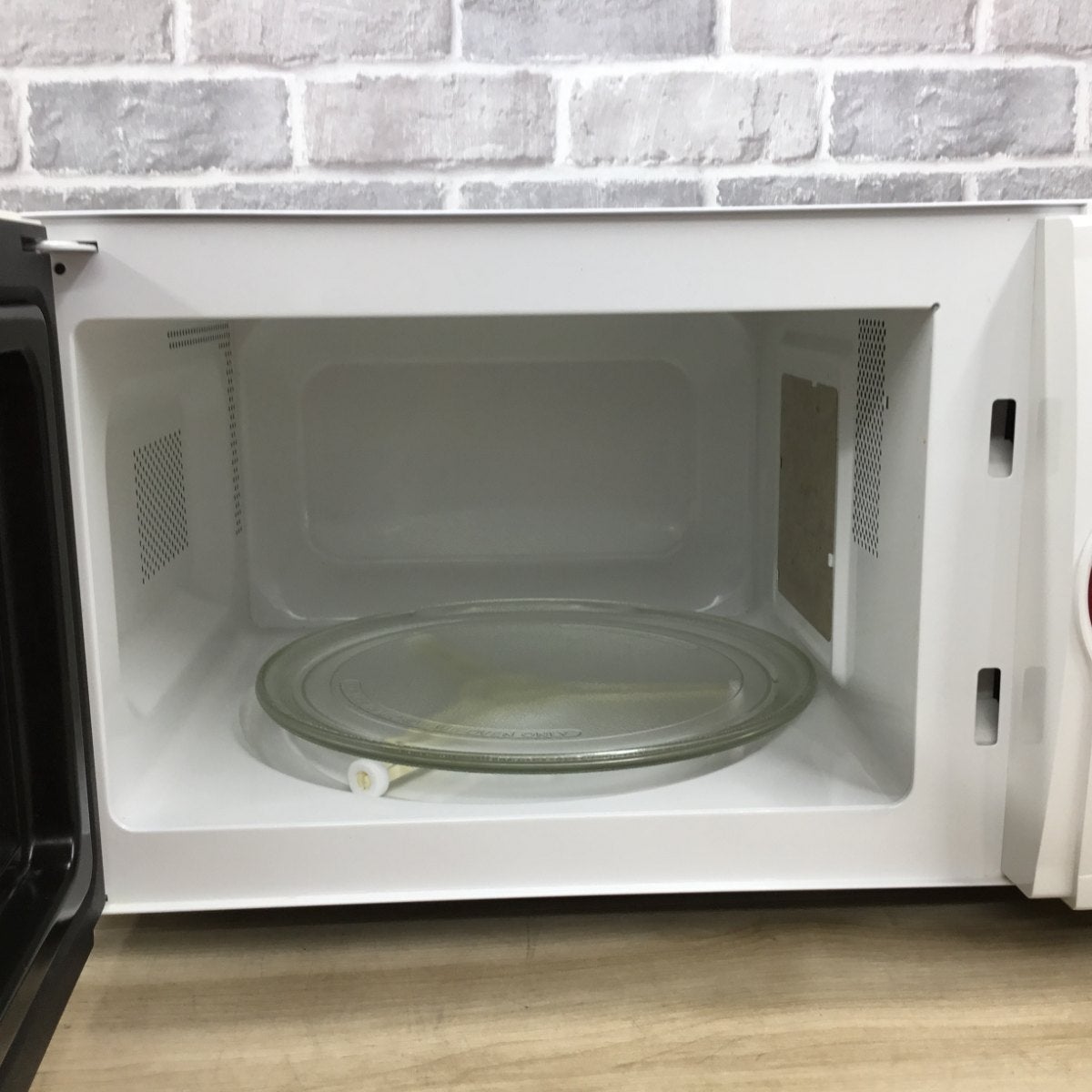 シャープ 電子レンジ 700W 20L50hz専用 RE-T3-W5 2017年製 | リユース