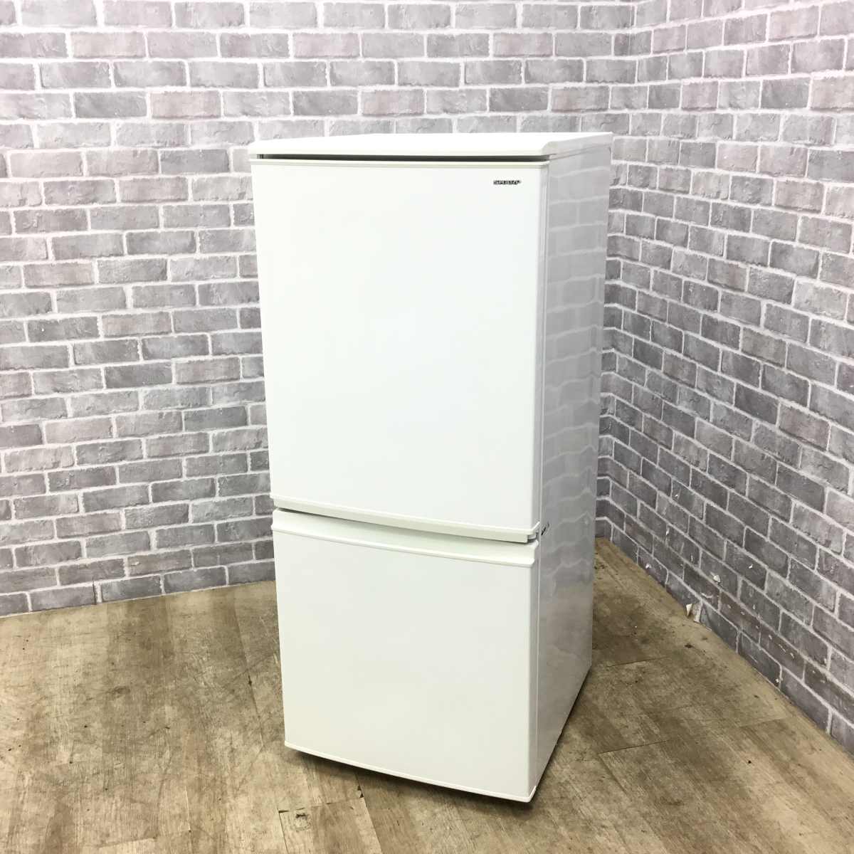 シャープ 冷蔵庫 2ドア 137L どっちもドア SJ-C14D-W 2018年製