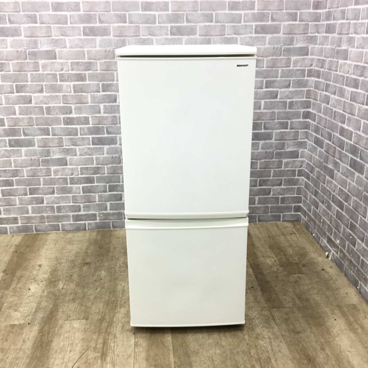 シャープ 冷蔵庫 2ドア 137L どっちもドア SJ-C14D-W 2018年製