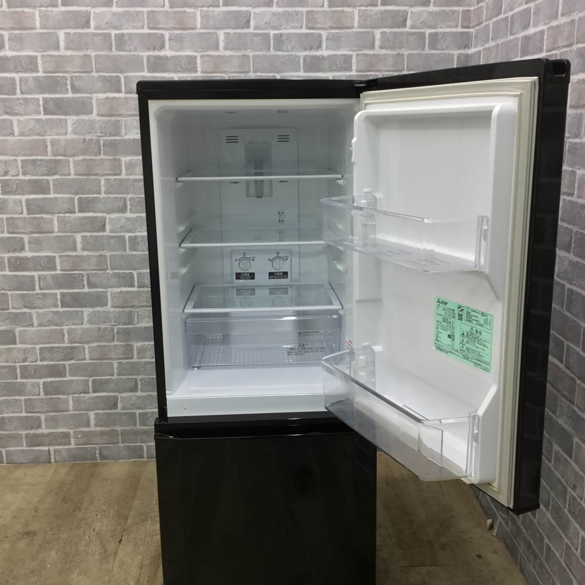 三菱電機 冷蔵庫 2ドア 146L 右開き MR-P15C-B 2017年製 | リユース