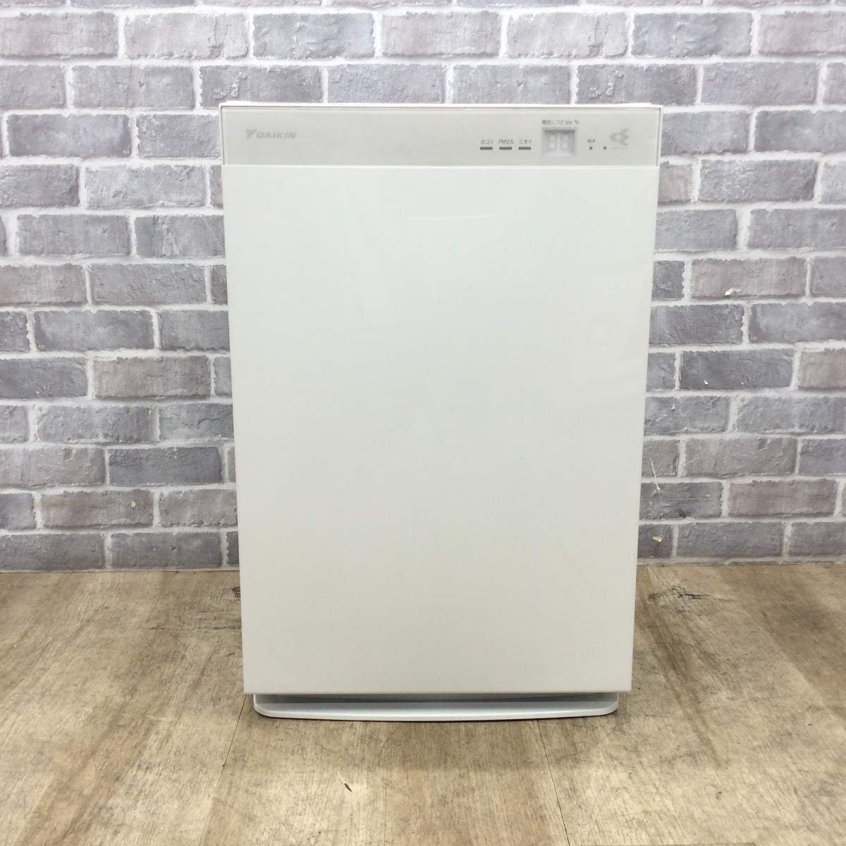 DAIKIN ダイキン　空気清浄機　ACK70U-W 2018年製 ダイキン 加湿空気清浄機 31畳 ACK70U-W 2018年製 | リユース家電Happy