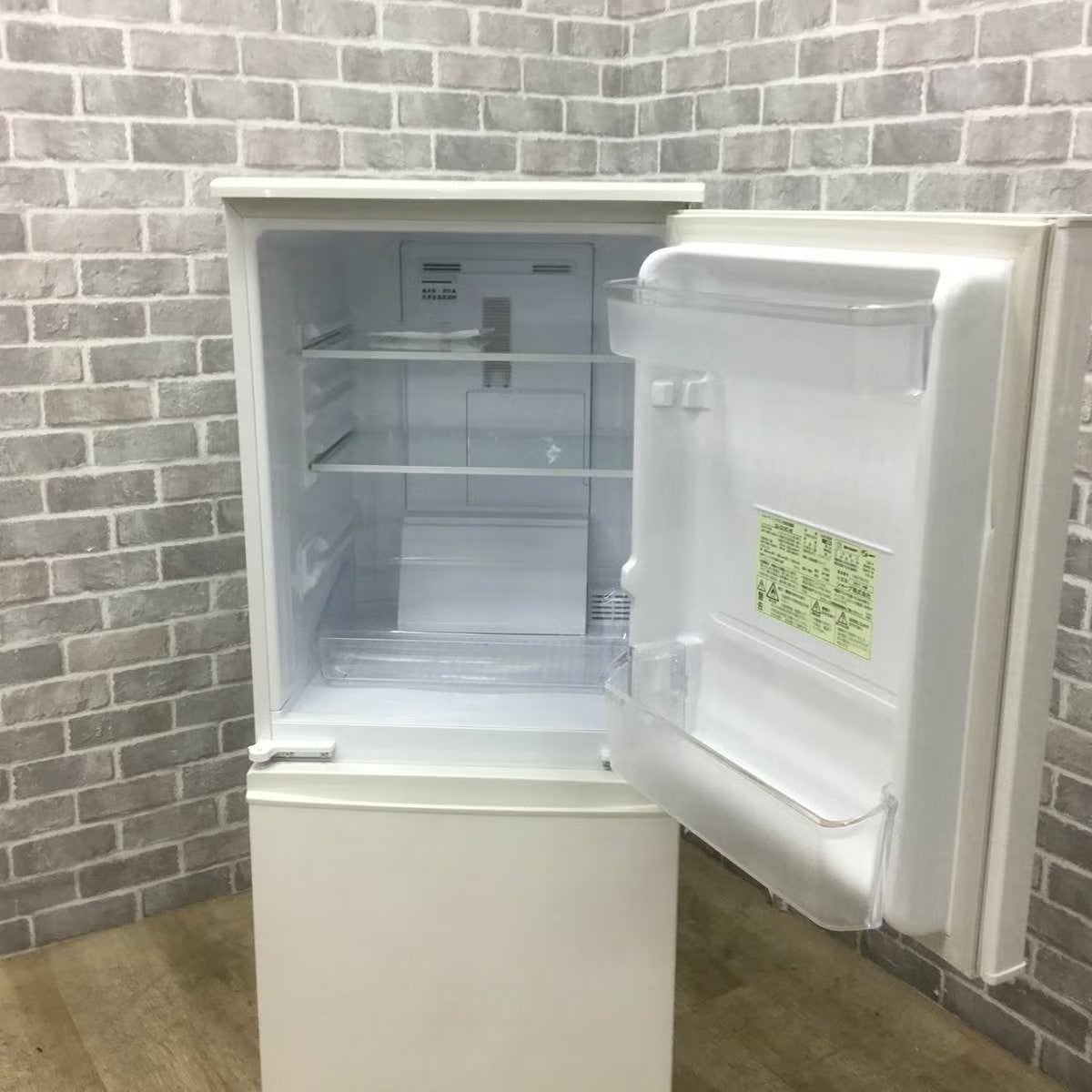 シャープ 冷蔵庫 2ドア 137L つけかえどっちもドア ホワイト SJ-D14C-W