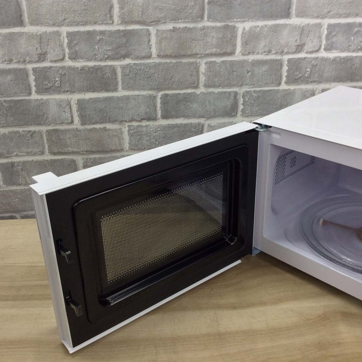 ユアサプライムス 電子レンジ 700W 17L 50hz PRE-680HFE4（W) 2025年製