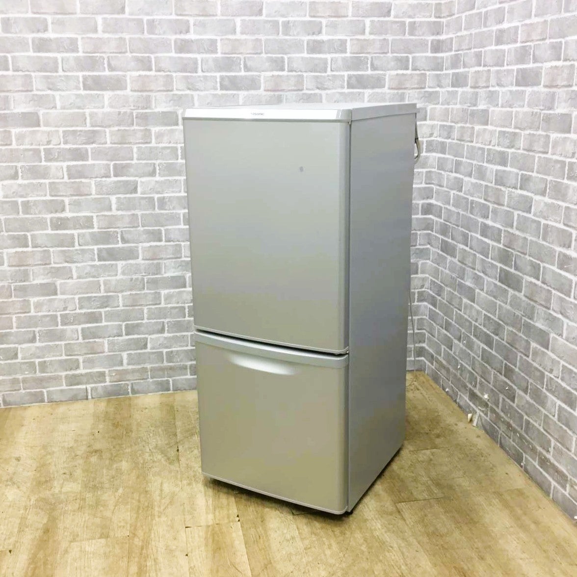 パナソニック 冷蔵庫 2ドア 138L 右開き NR-B149W-S 2017年製