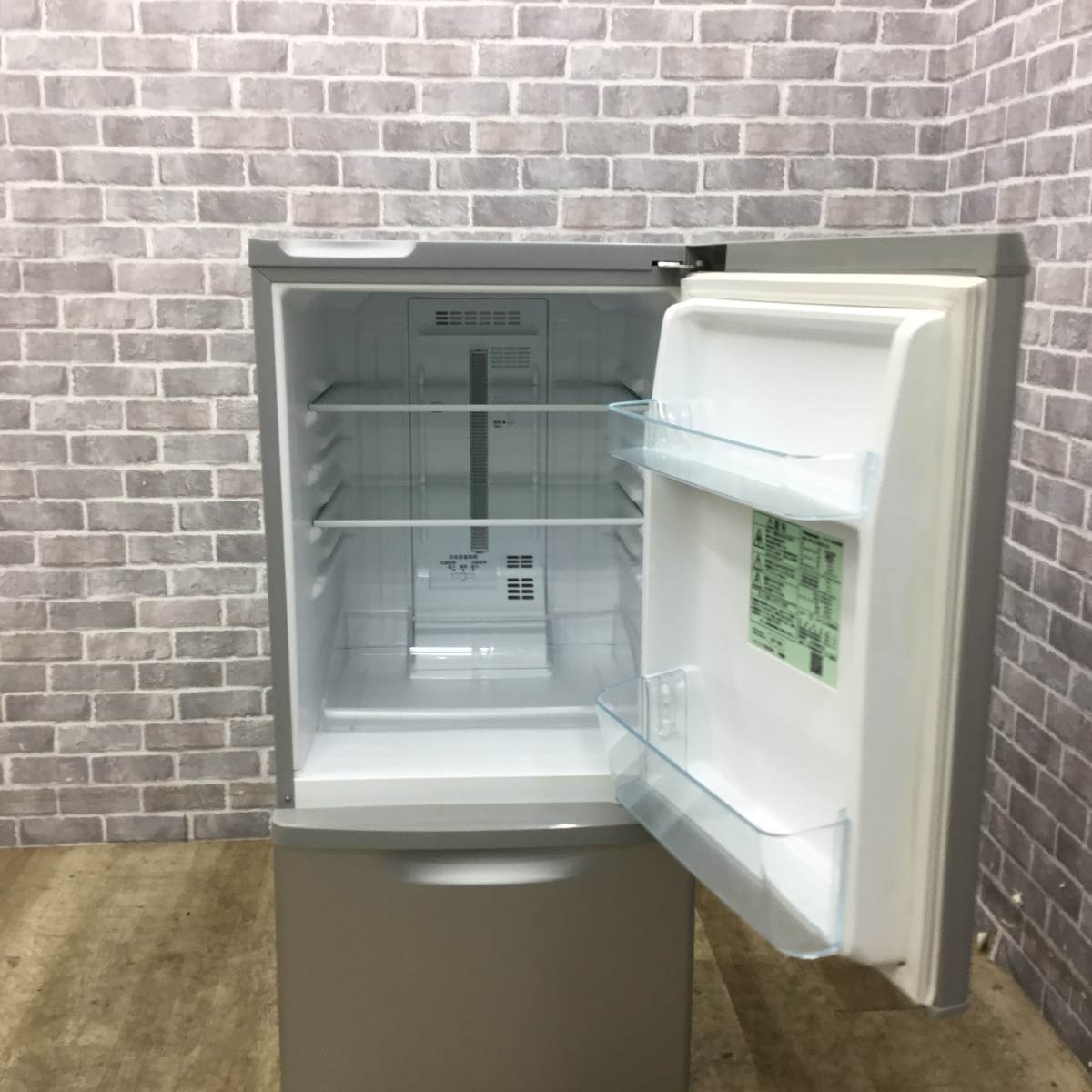 パナソニック 冷蔵庫 2ドア 138L 右開き NR-B149W-S 2017年製
