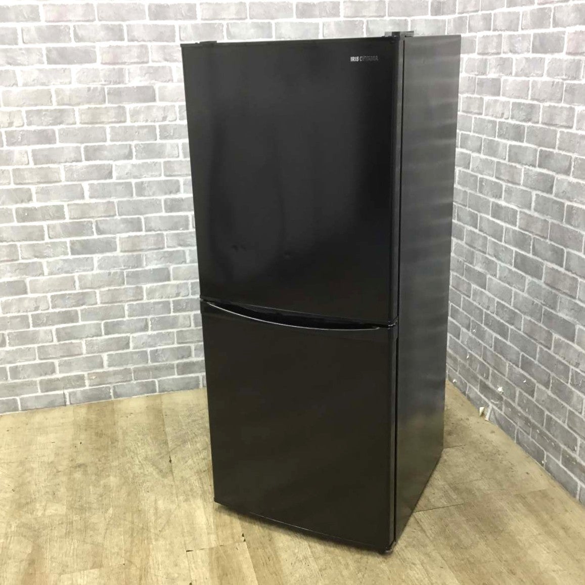 IRIS OHYAMA 2ドア冷蔵庫 ブラック 142L Refrigerator / Freezer