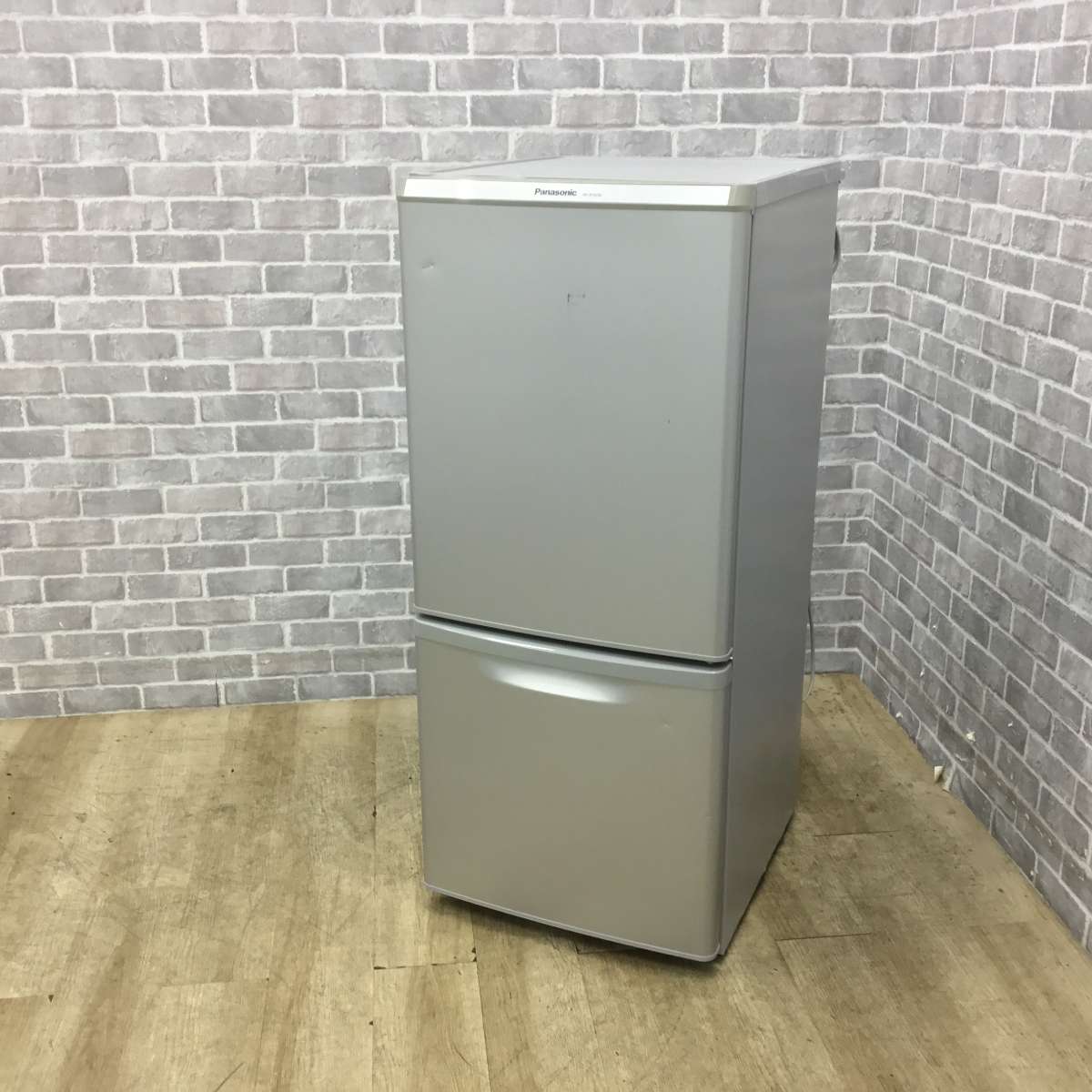 パナソニック 冷蔵庫 2ドア 138L 右開き NR-B149W-S 2018年製